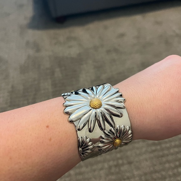 Silver cuff bracelet. Brand new - Picture 3 of 3